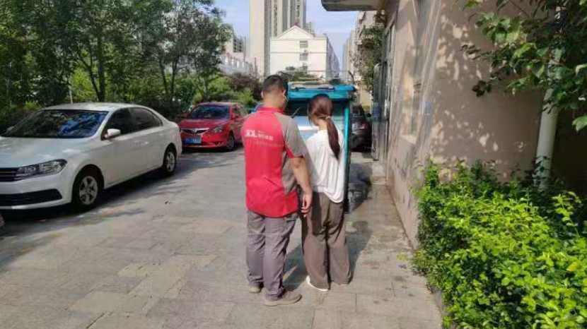 江西省婺源县油菜花田